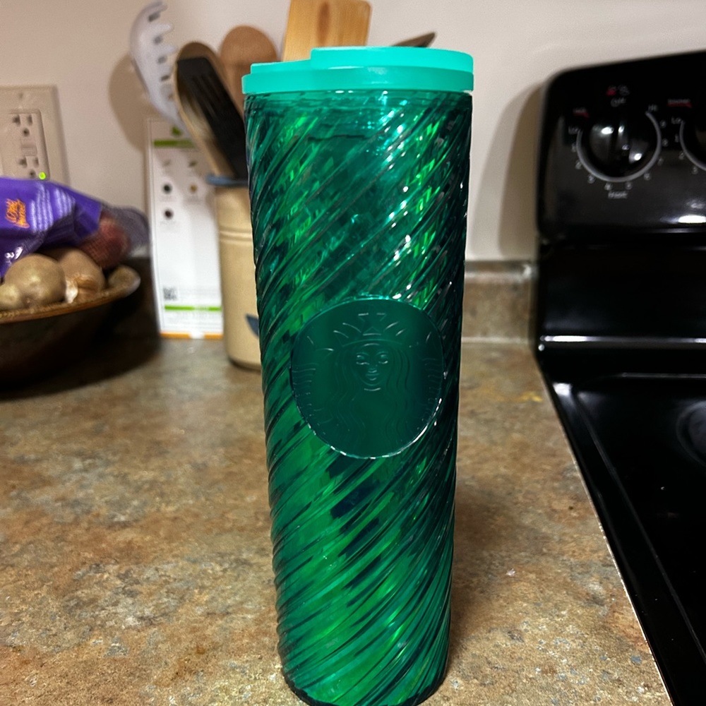 Starbucks 16oz 2022 Holiday Cup